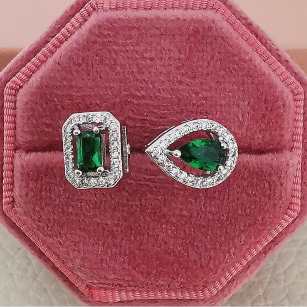 NWOT Green Open Ring